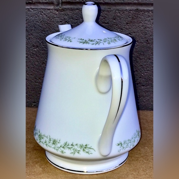 Vintage MIKASA MONTCLAIR G 9059 Japan Platinum Trim Floral Pattern TEAPOT - Picture 3 of 9